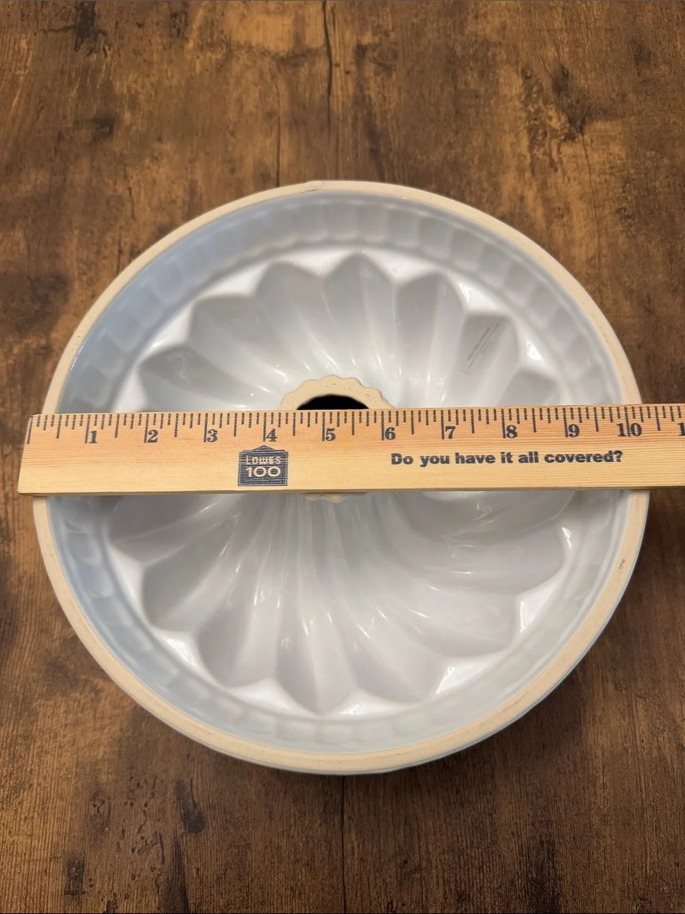 Williams Sonoma Vintage Retired White Glazed Stonewear Swirl Bundt Cake Pan NEW!